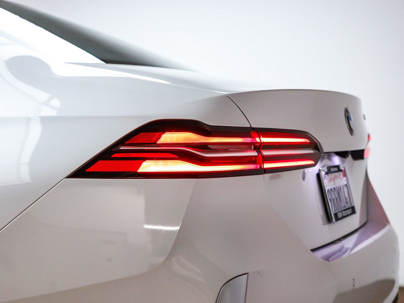 Used 2025 BMW 530i w/ Premium Package image 12