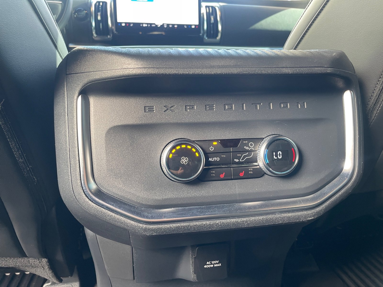 Used 2025 Ford Expedition Tremor AWD/4WD image 29