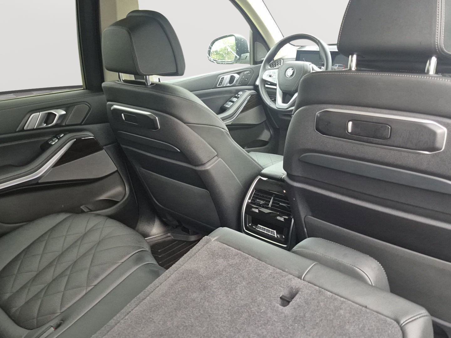 Used 2024 BMW X7 xDrive40i image 47