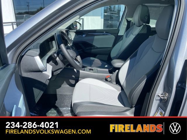 New 2025 Volkswagen Tiguan SE image 26