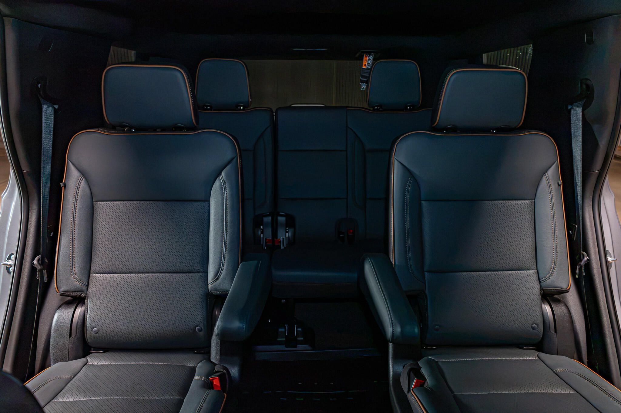 Used 2026 GMC Yukon AT4 w/ LPO, Floor Liner Package AWD/4WD image 35