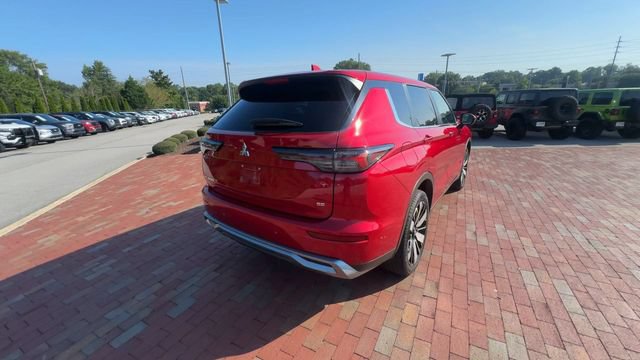 Used 2025 Mitsubishi Outlander SE FWD image 2