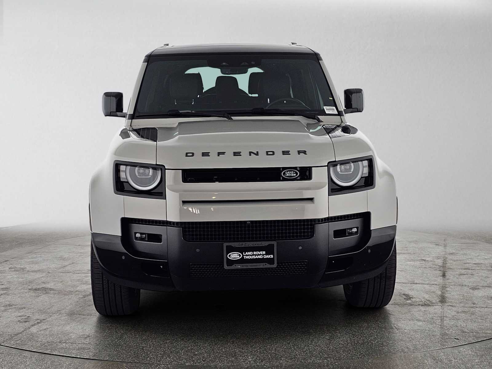 Used 2026 Land Rover Defender 130 X-Dynamic SE AWD/4WD image 8