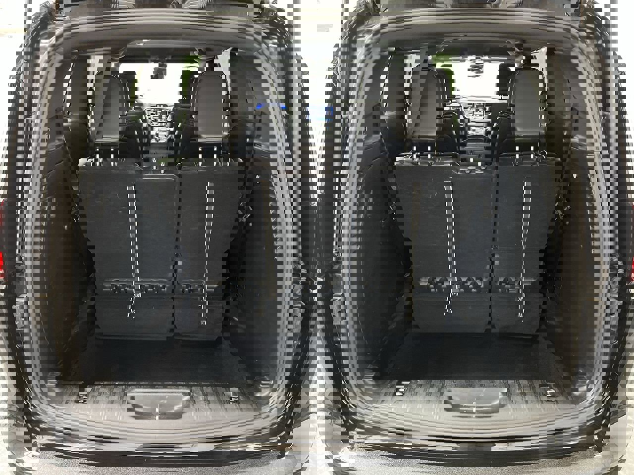 Used 2025 Chrysler Pacifica Select image 28