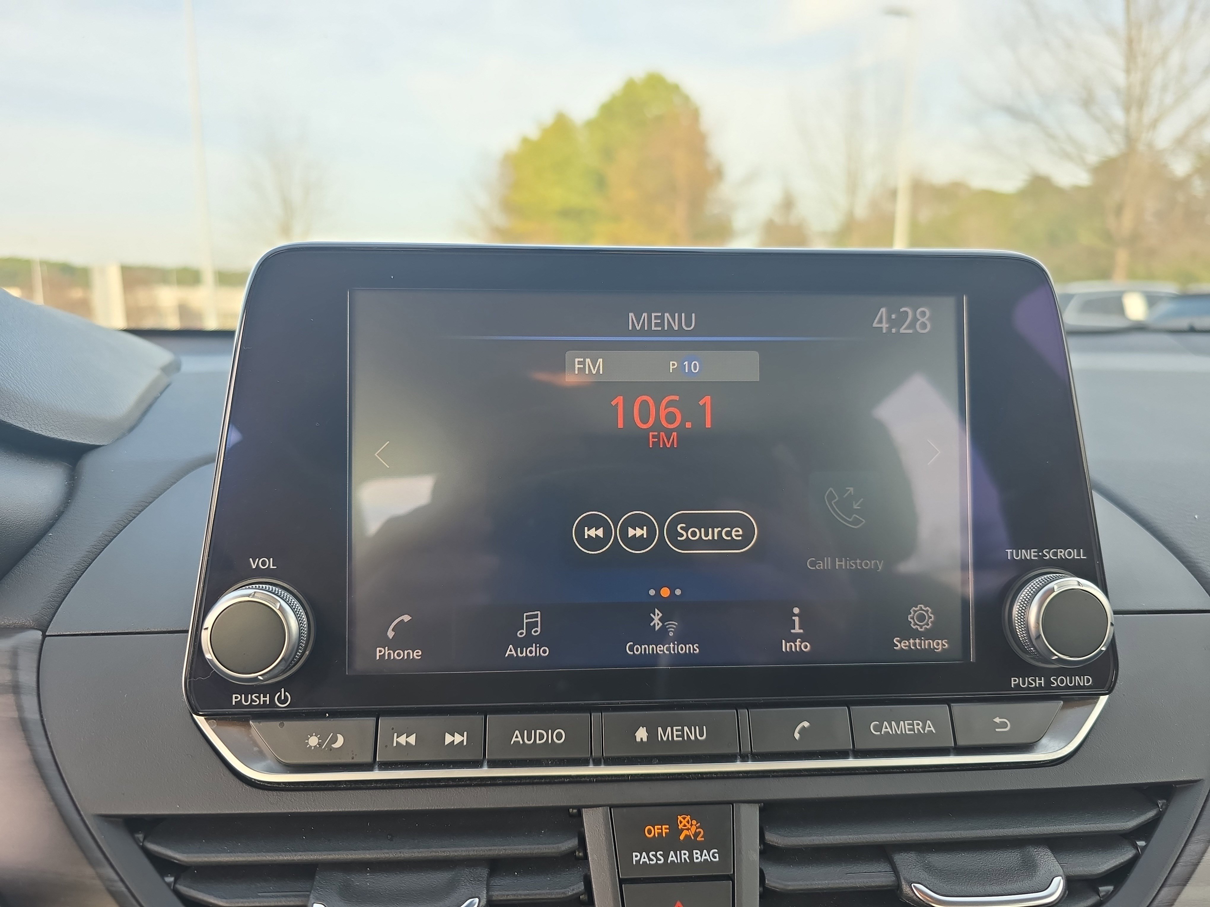 Used 2024 Nissan Altima 2.5 SV image 19