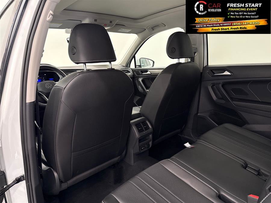 Used 2022 Volkswagen Tiguan SE image 61