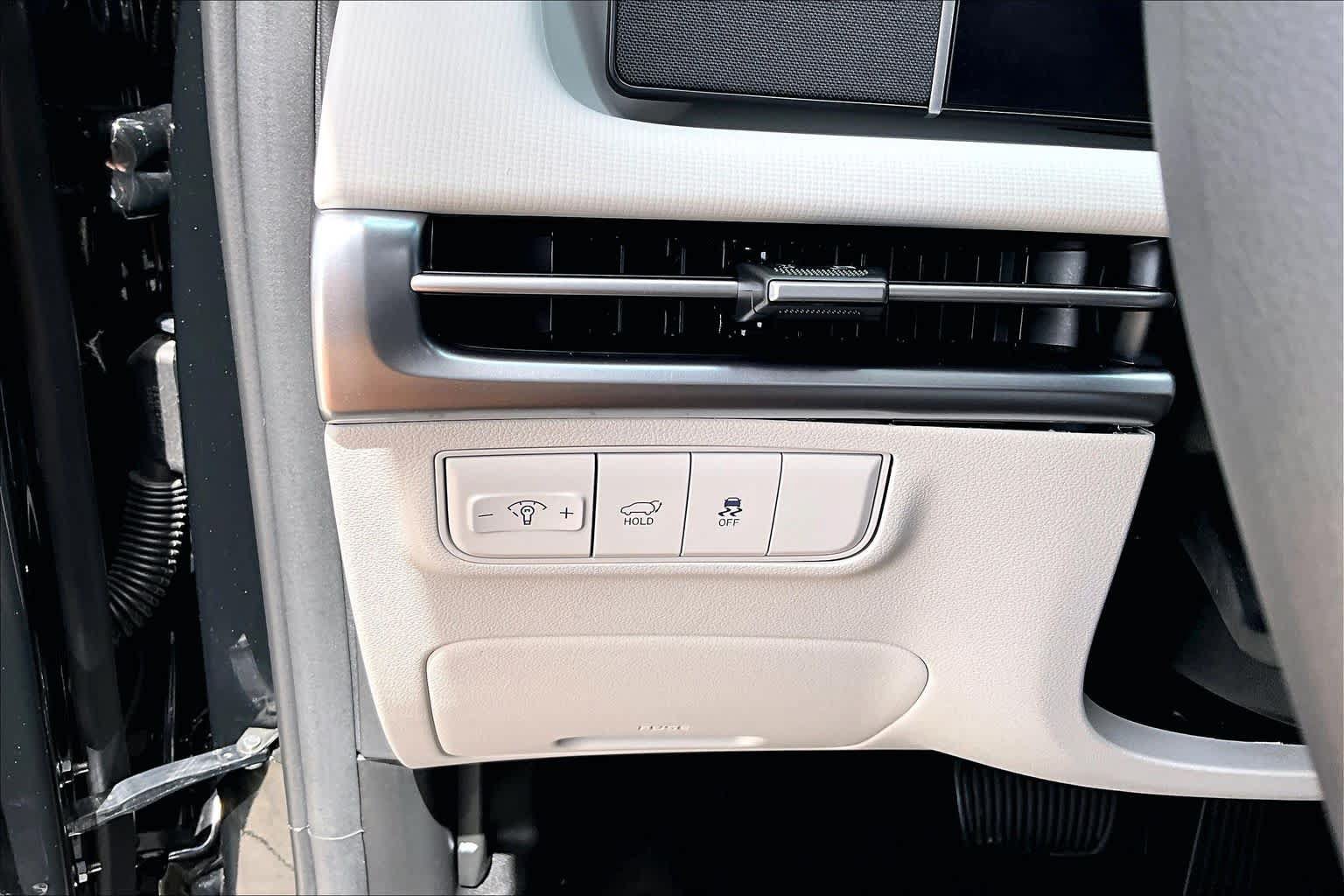 Certified 2025 Hyundai Tucson SEL FWD image 32