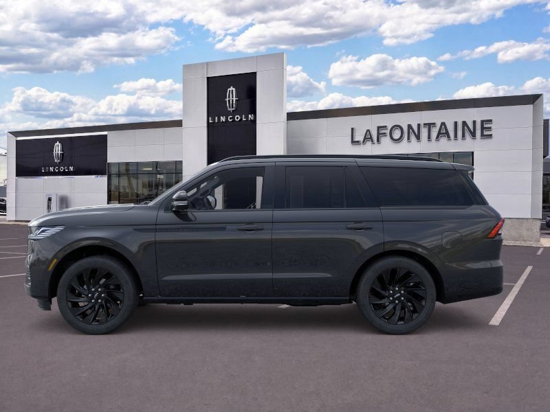 New 2026 Lincoln Navigator Reserve w/ Jet Appearance Package AWD/4WD image 3