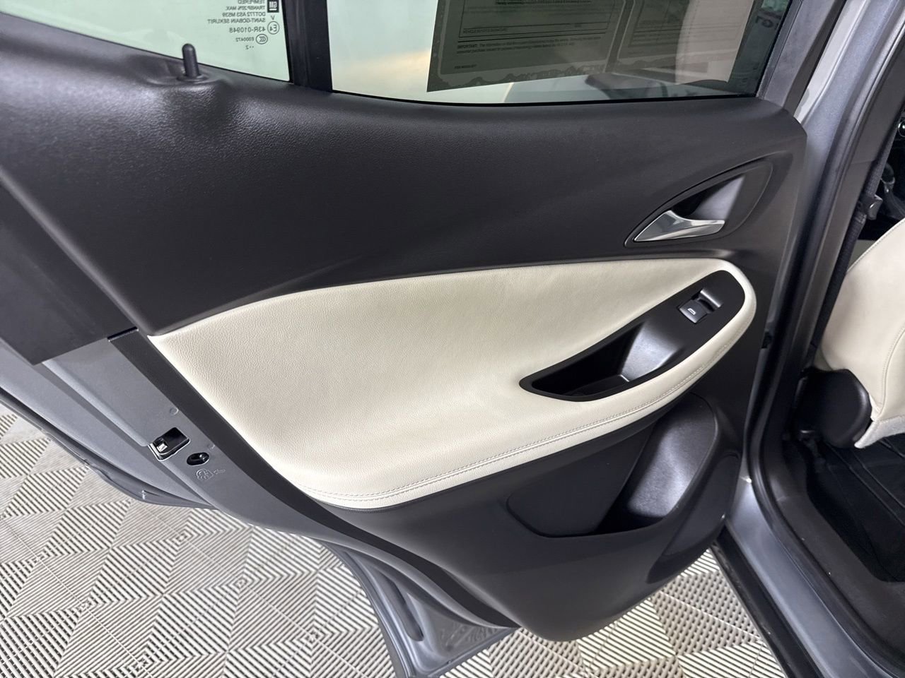 Used 2023 Buick Encore GX Preferred w/ Cold Weather Comfort Package image 19