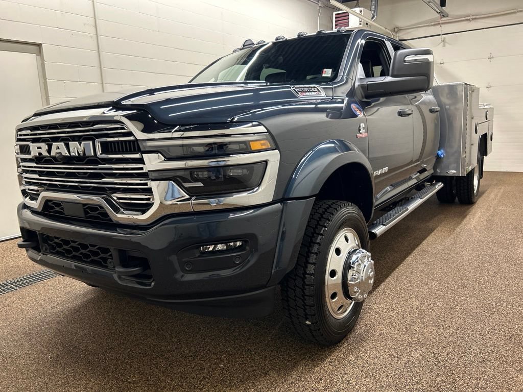New 2026 RAM 4500 4x4 Crew Cab DRW w/ Laramie Trim Package image 5