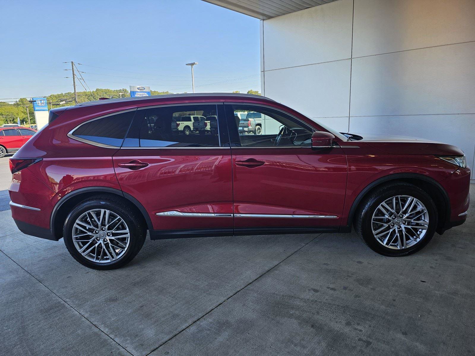 Used 2023 Acura MDX SH-AWD w/ Advance Package image 7