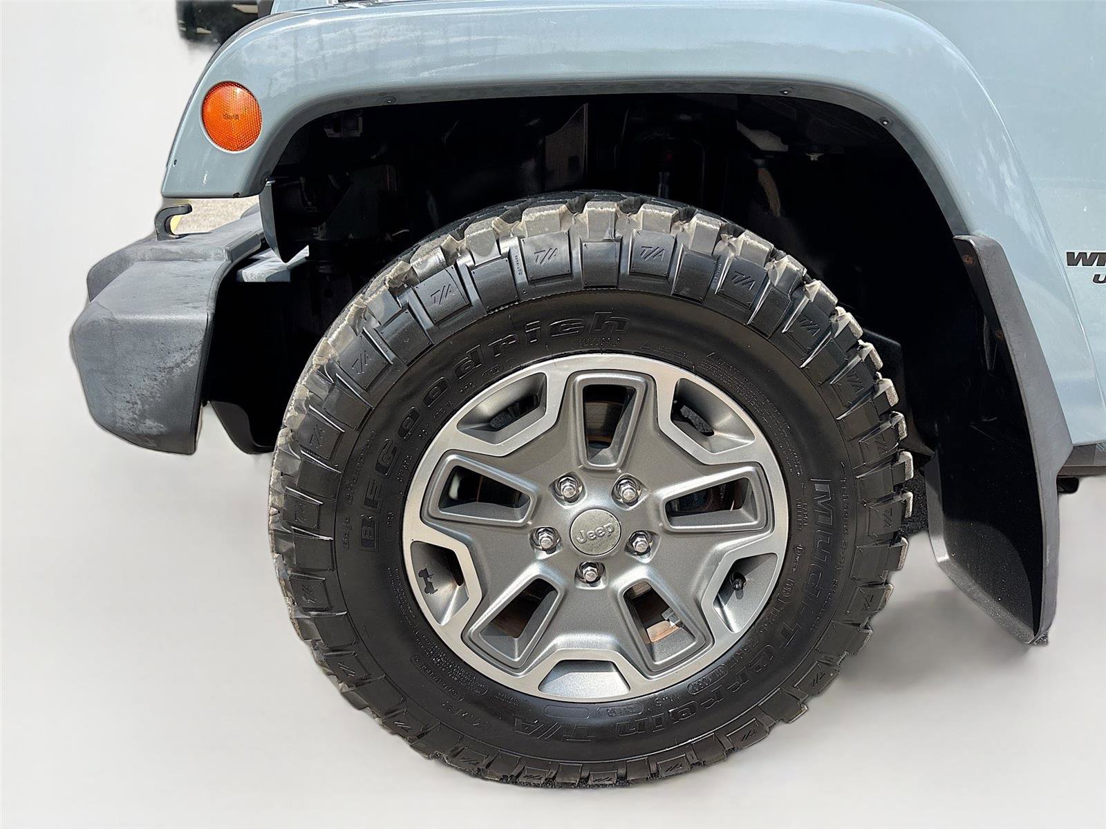 Used 2014 Jeep Wrangler Unlimited Rubicon w/ Connectivity Group AWD/4WD image 29