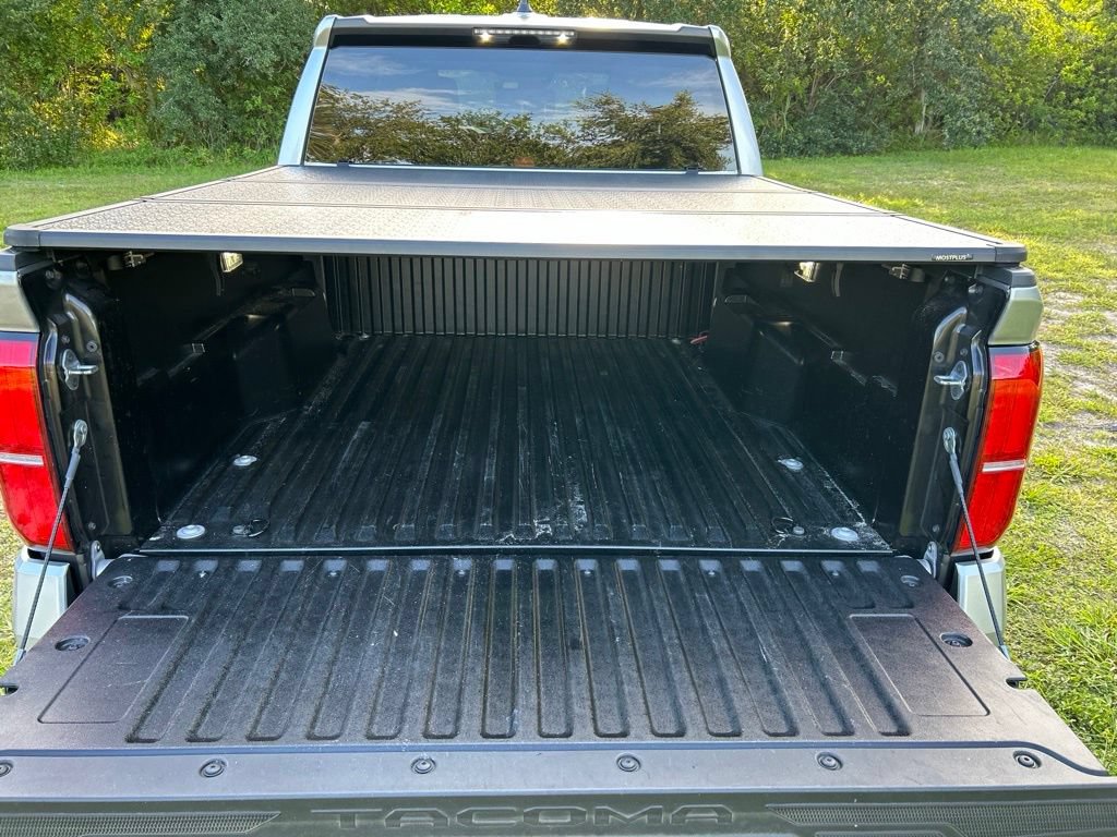 Used 2025 Toyota Tacoma SR5 RWD image 46