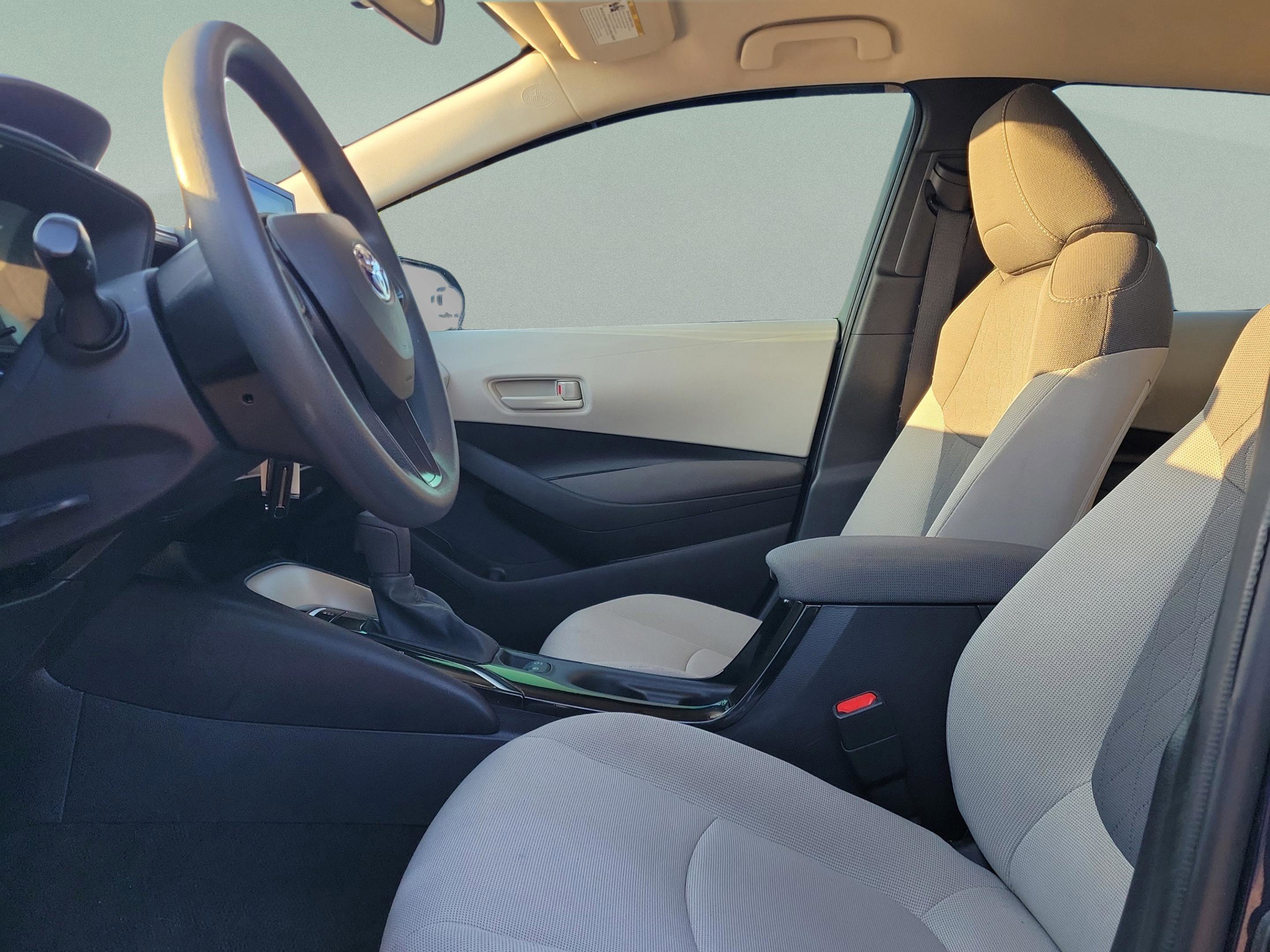 Used 2022 Toyota Corolla LE image 18