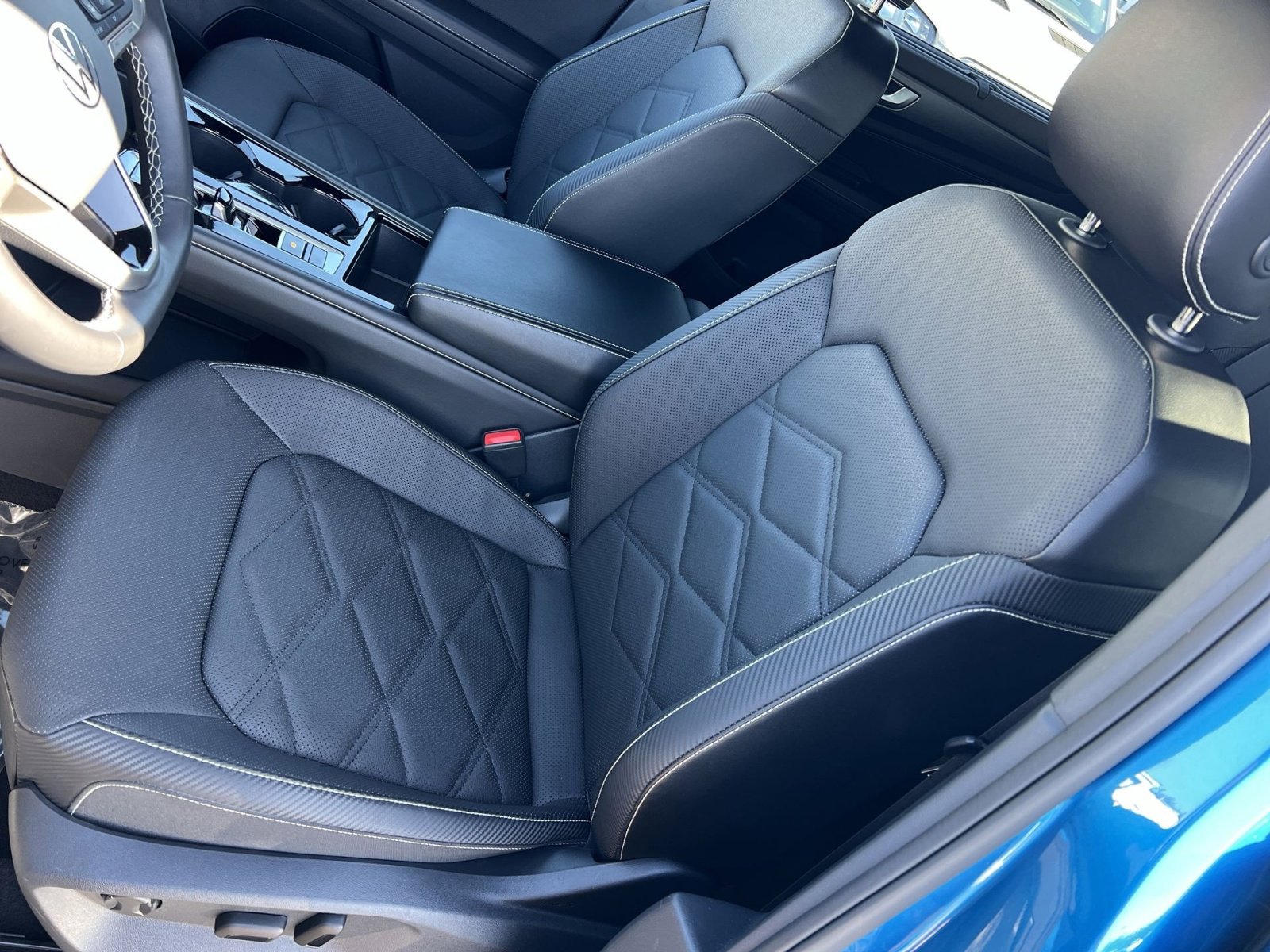 Used 2024 Volkswagen Atlas Cross Sport SE image 13