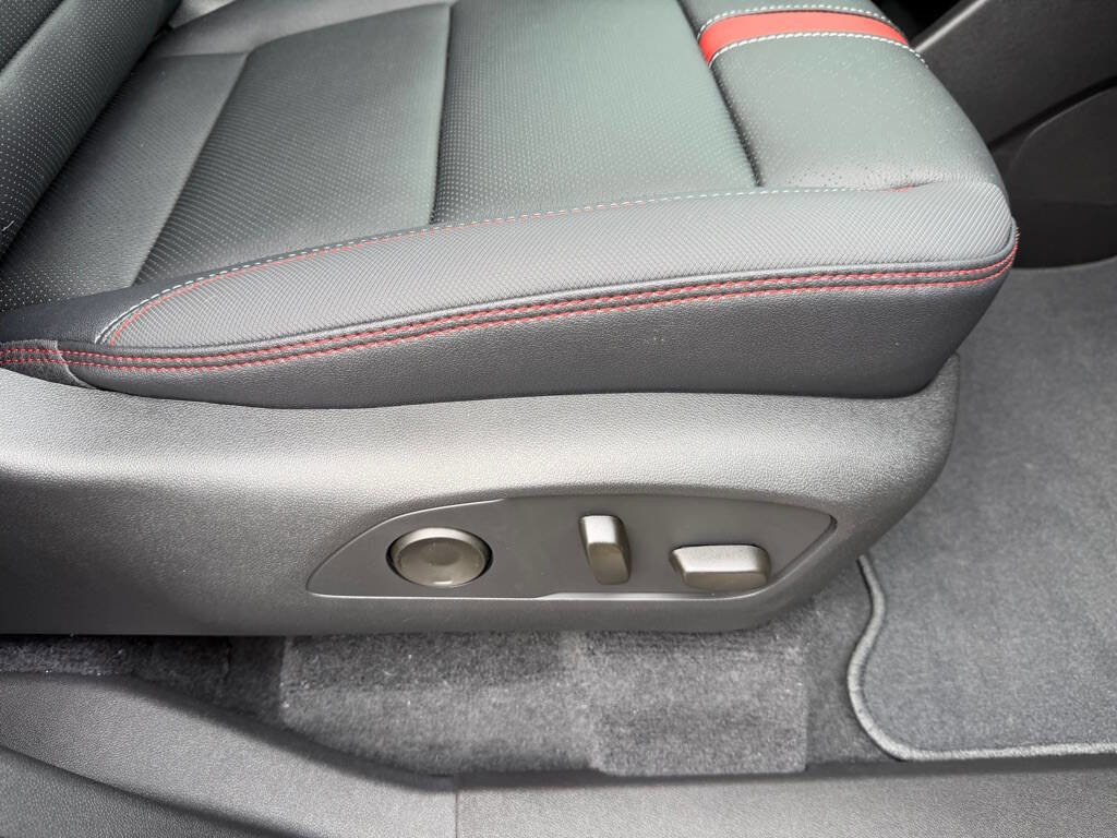 Used 2026 Chevrolet Traverse RS image 66