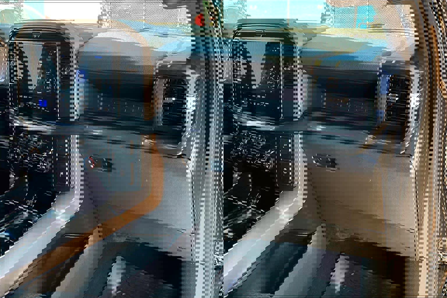 Used 2025 Ford F150 STX w/ Equipment Group 201A FX4 AWD/4WD image 17