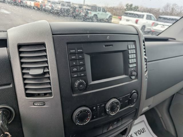 Used 2015 Freightliner Sprinter 3500 image 18