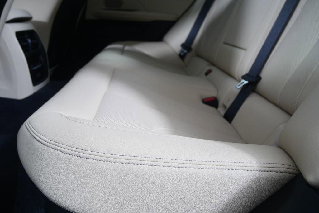 Used 2023 BMW i4 eDrive40 w/ Premium Package image 14