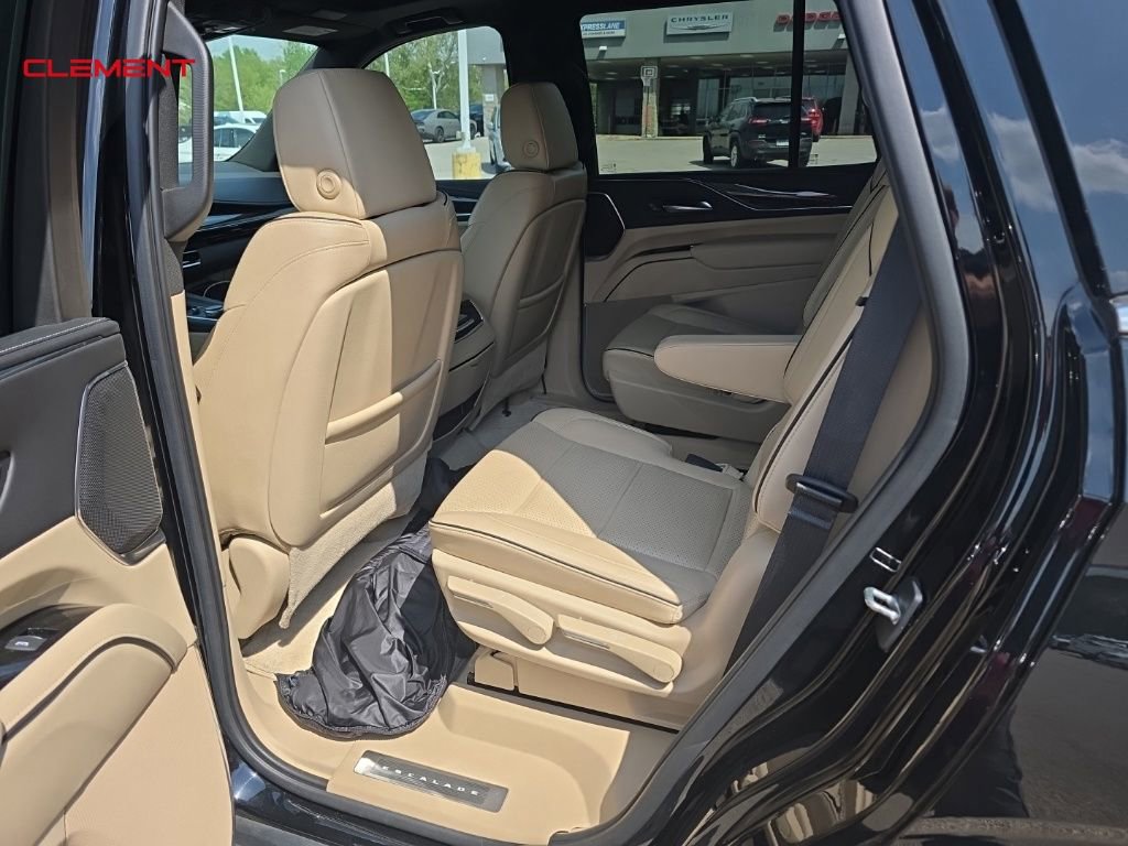 Used 2021 Cadillac Escalade Premium Luxury w/ Driver Assist Tech Package AWD/4WD image 18