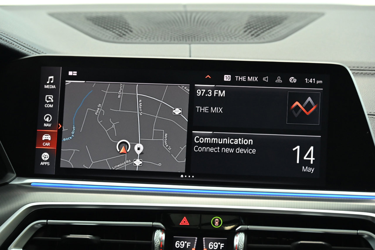 Used 2020 BMW X5 M50i w/ Premium Package image 29