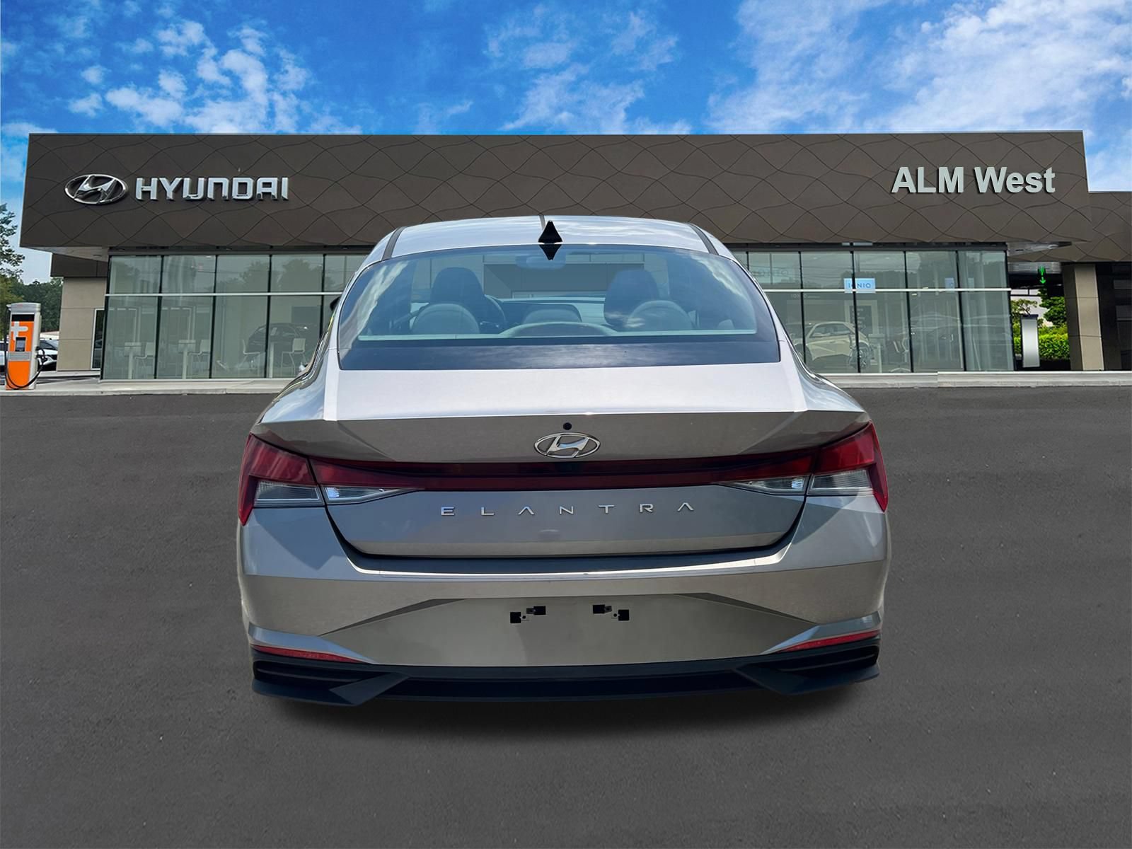 Used 2022 Hyundai Elantra SEL w/ Preferred Accessory Package FWD image 6