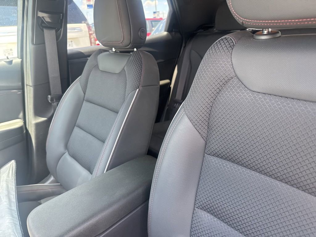 Used 2023 Chevrolet TrailBlazer RS w/ Convenience Package FWD image 17