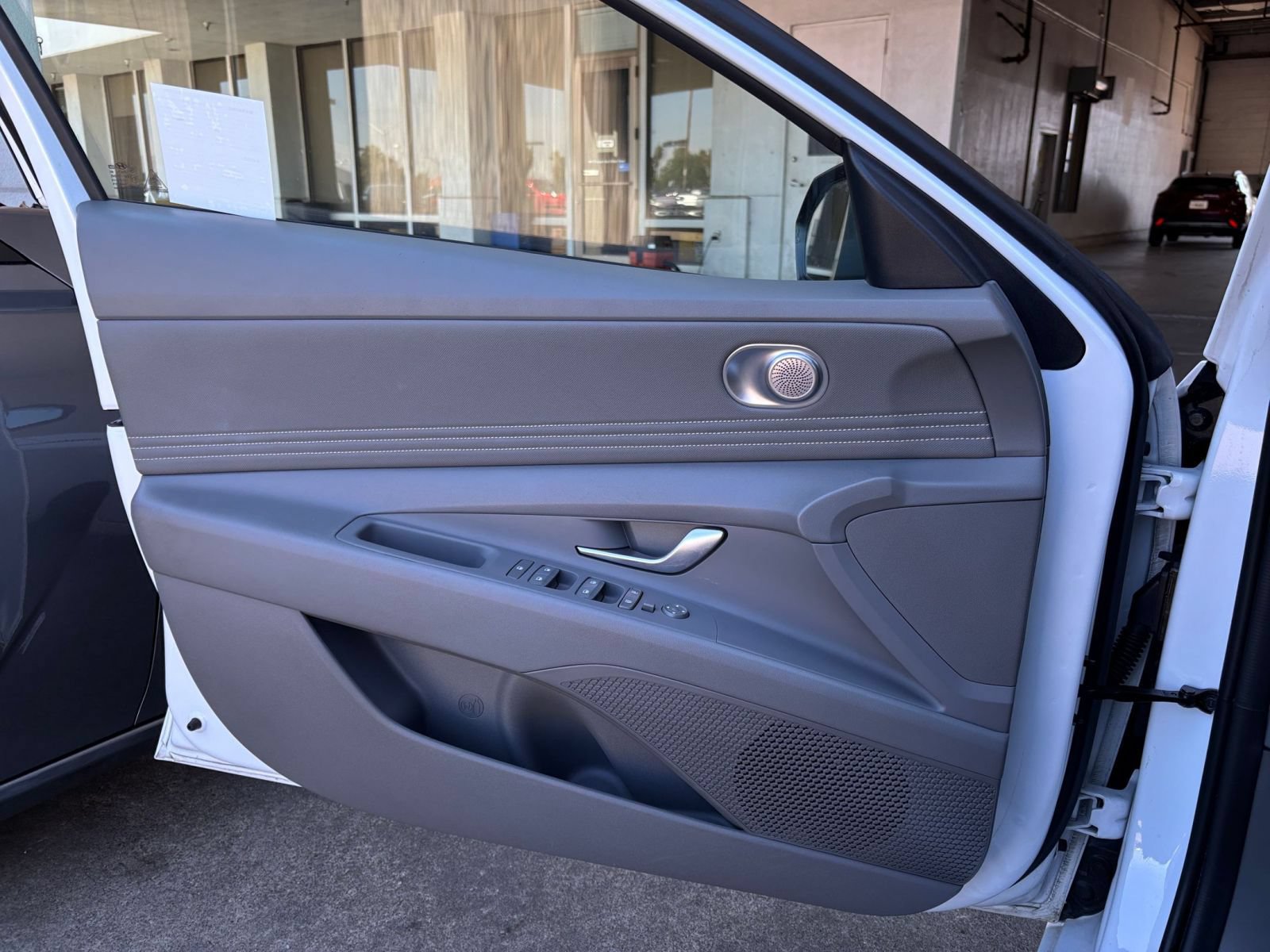 Used 2025 Hyundai Elantra SEL FWD image 18
