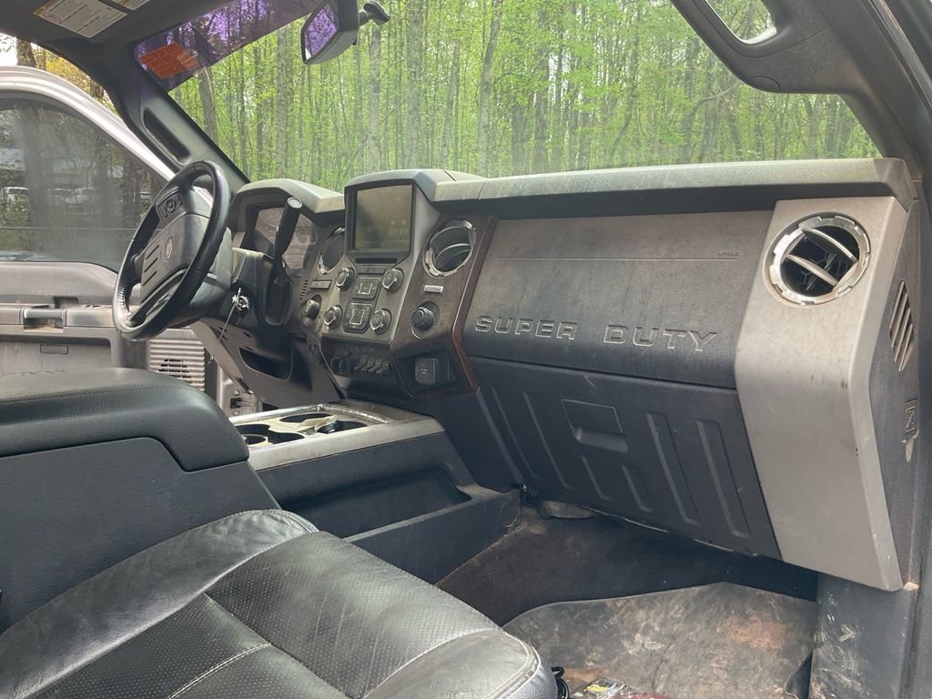 Used 2015 Ford F250 Lariat w/ Lariat Interior Package image 13
