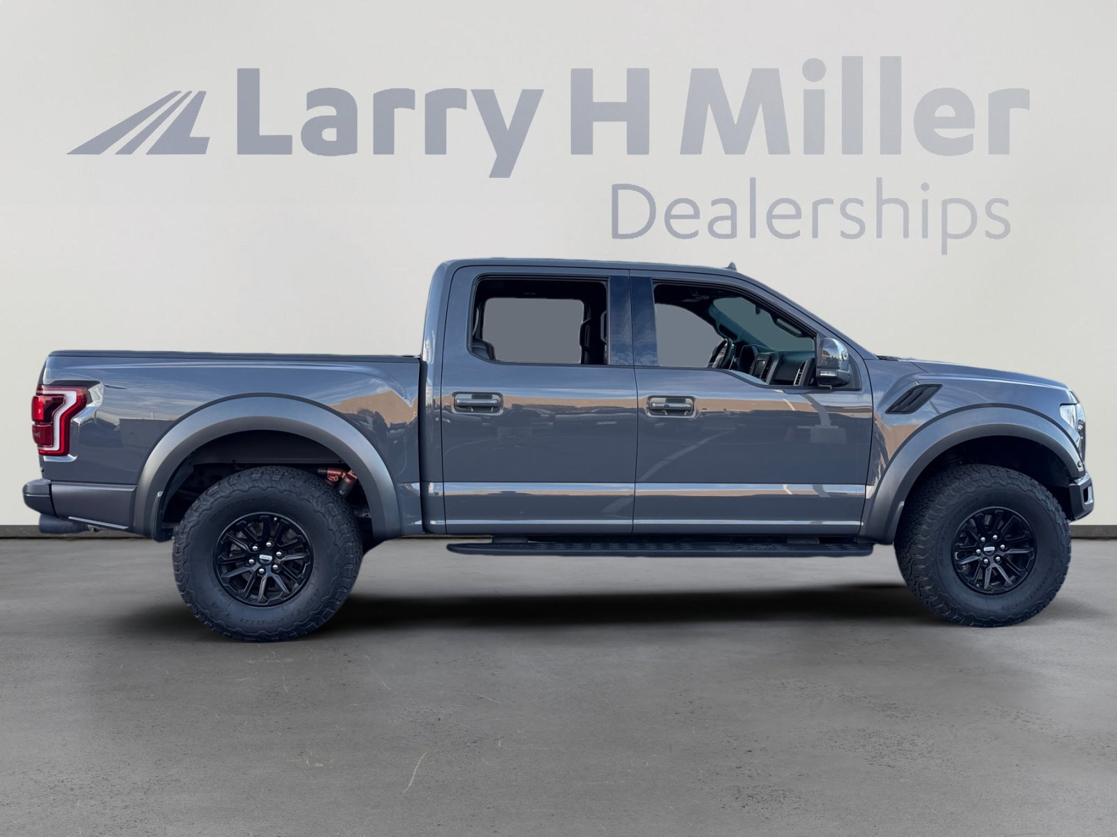 Used 2020 Ford F150 Raptor w/ Equipment Group 802A Luxury image 6