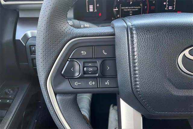 Used 2025 Toyota 4Runner SR5 image 18