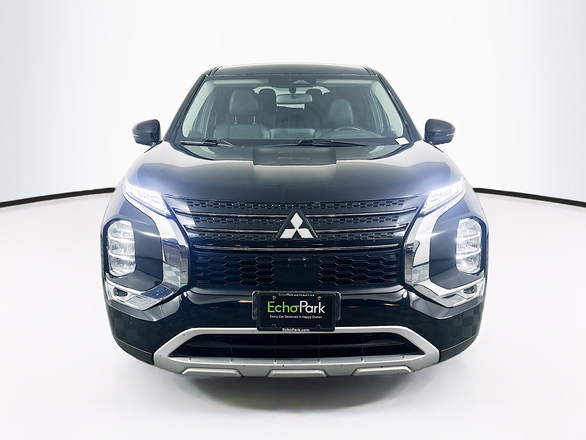 Used 2024 Mitsubishi Outlander SE FWD image 2
