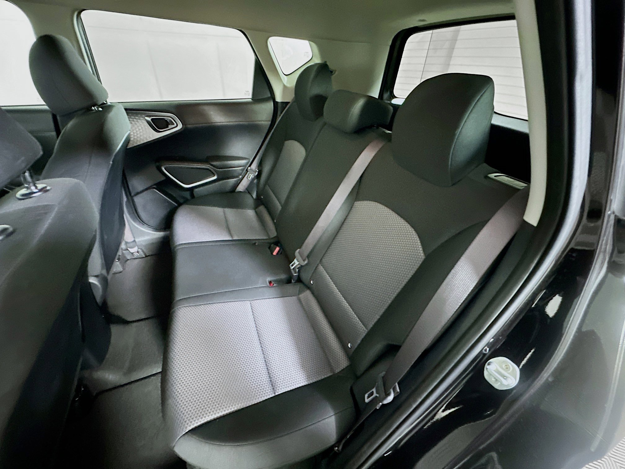 Used 2025 Kia Soul LX w/ LX Technology Package image 26