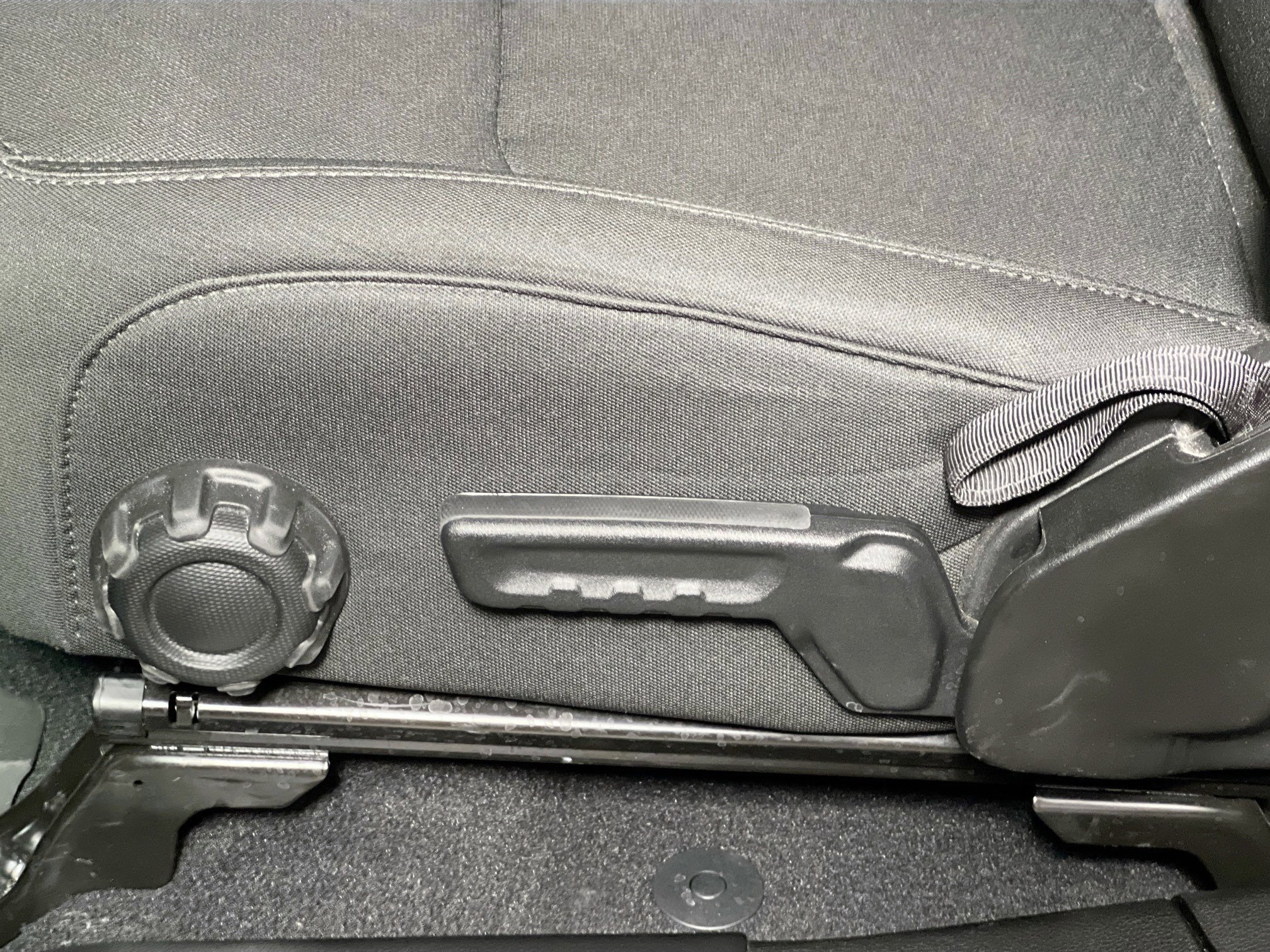 Used 2023 Jeep Wrangler Sport S image 15