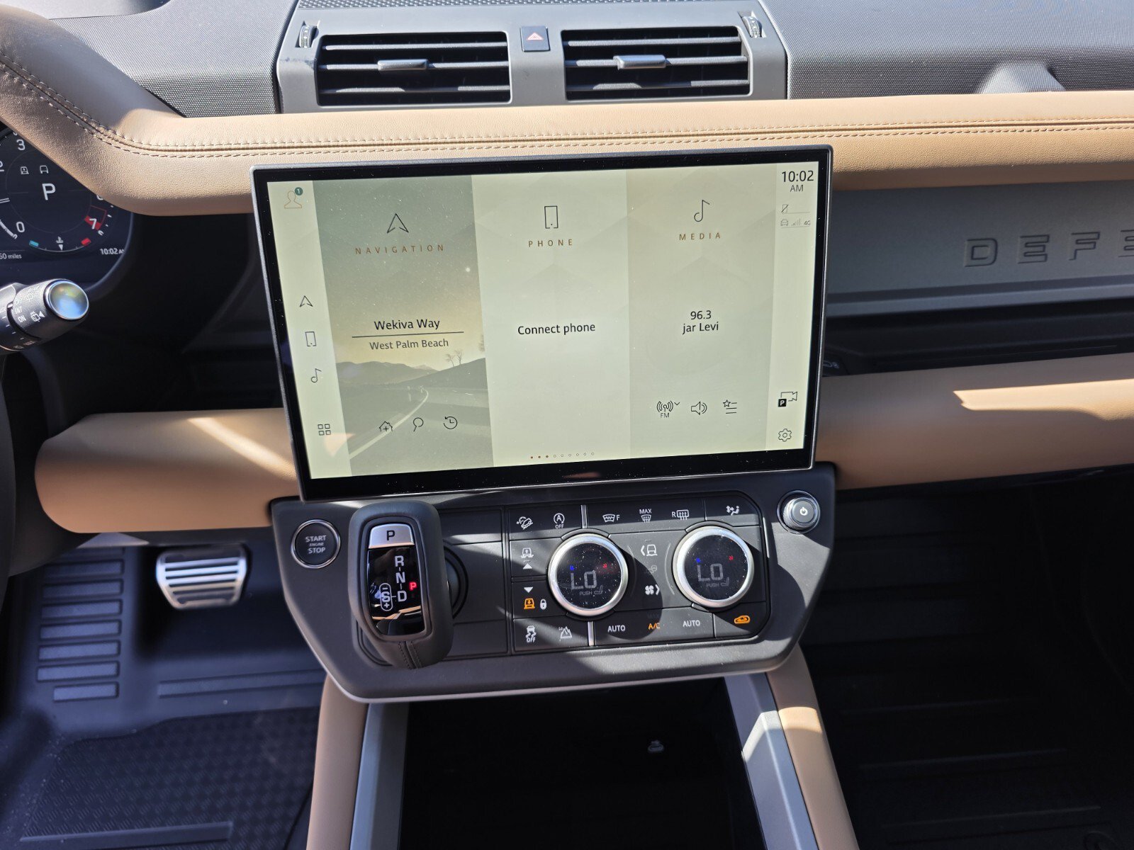 New 2026 Land Rover Defender 90 V8 AWD/4WD image 16