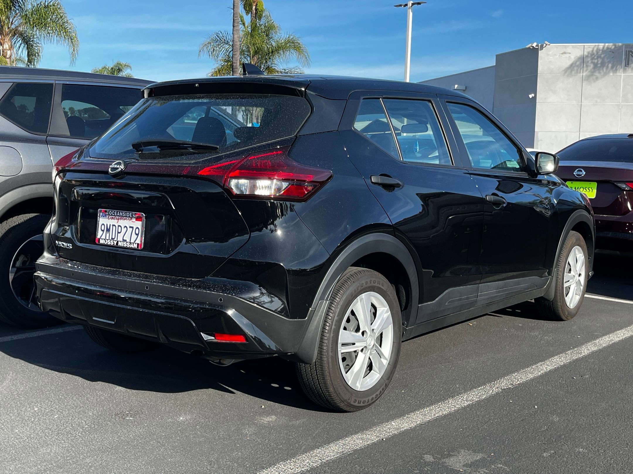 Certified 2025 Nissan Kicks Play S image 3