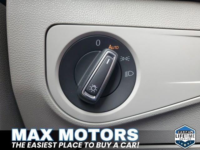 Used 2023 Volkswagen Tiguan SE image 26