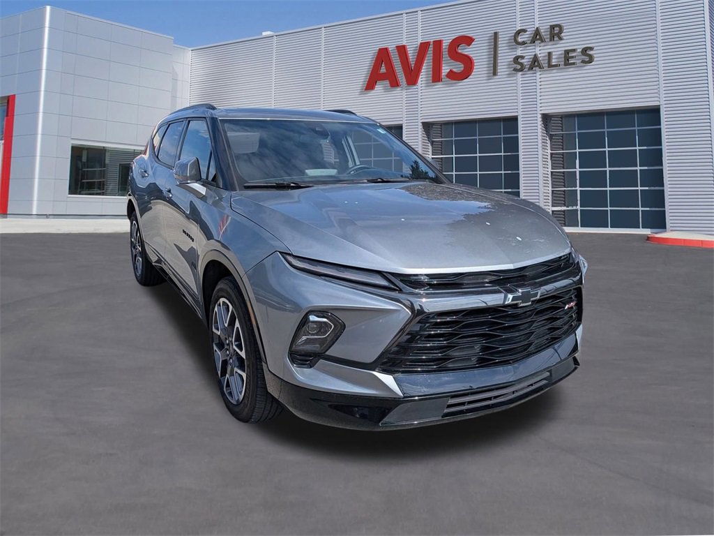 Used 2025 Chevrolet Blazer RS image 3