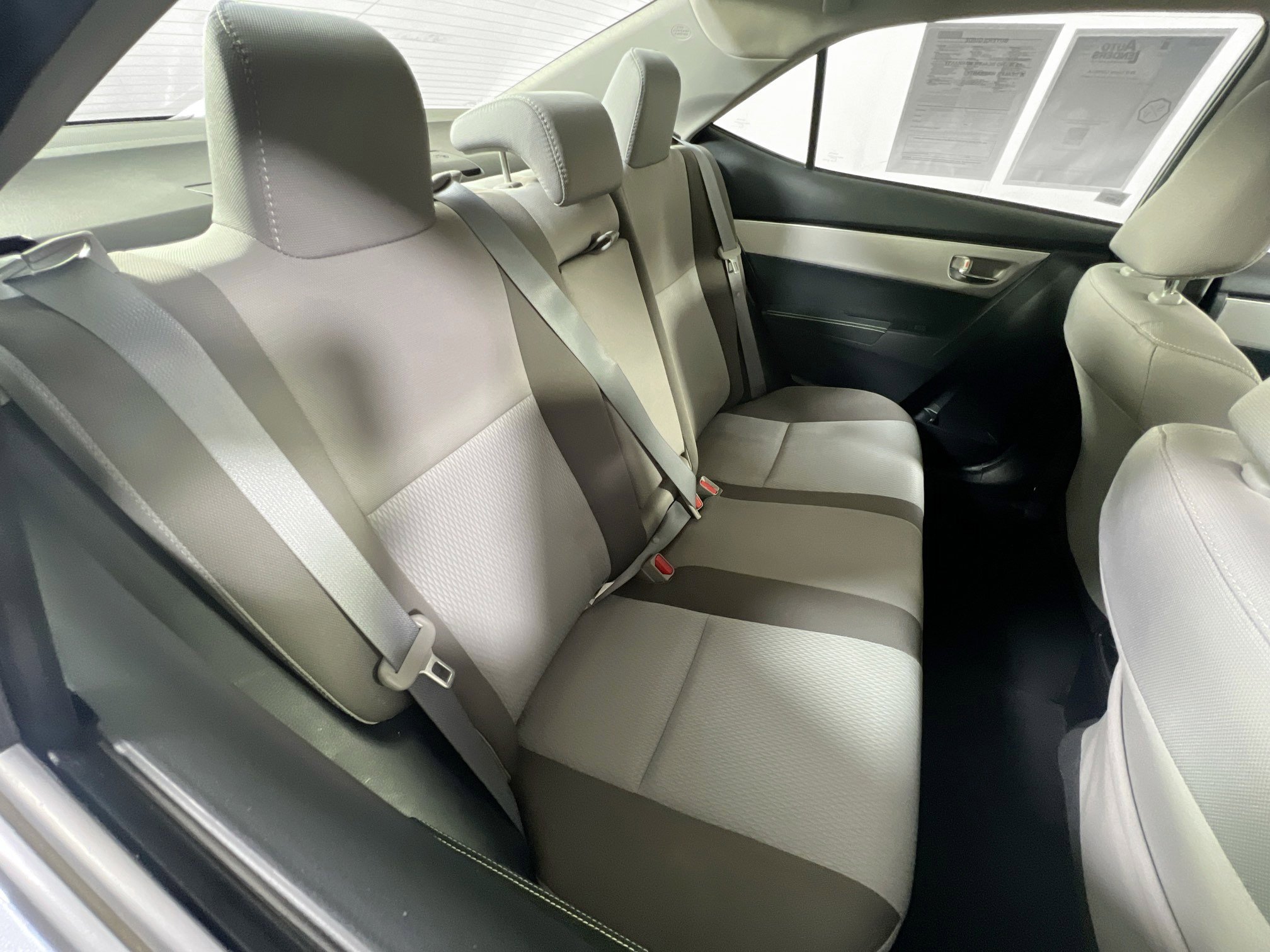 Used 2018 Toyota Corolla LE FWD image 24