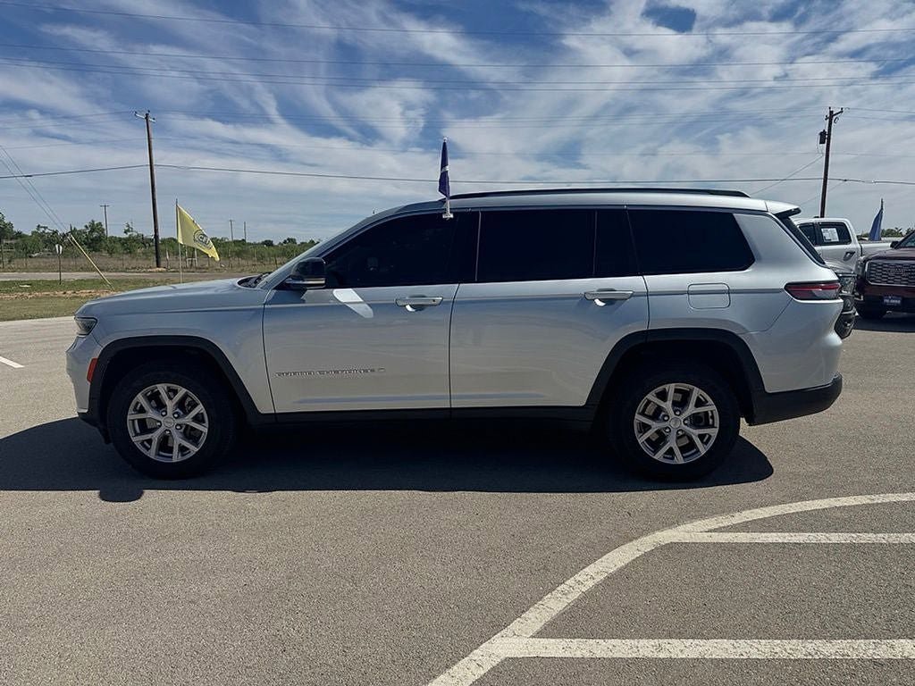 Used 2021 Jeep Grand Cherokee L Limited AWD/4WD image 3
