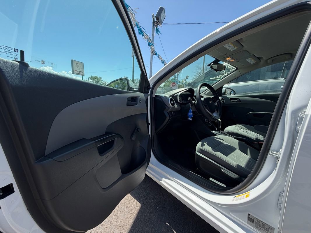 Used 2017 Chevrolet Sonic LT FWD image 21