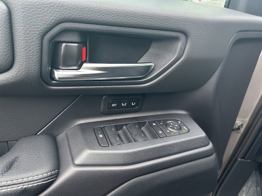 Used 2025 Toyota Land Cruiser PREMIUM image 23