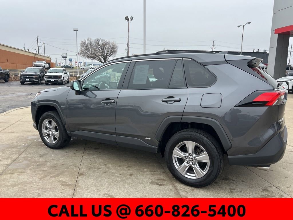 Used 2025 Toyota RAV4 LE AWD/4WD image 12