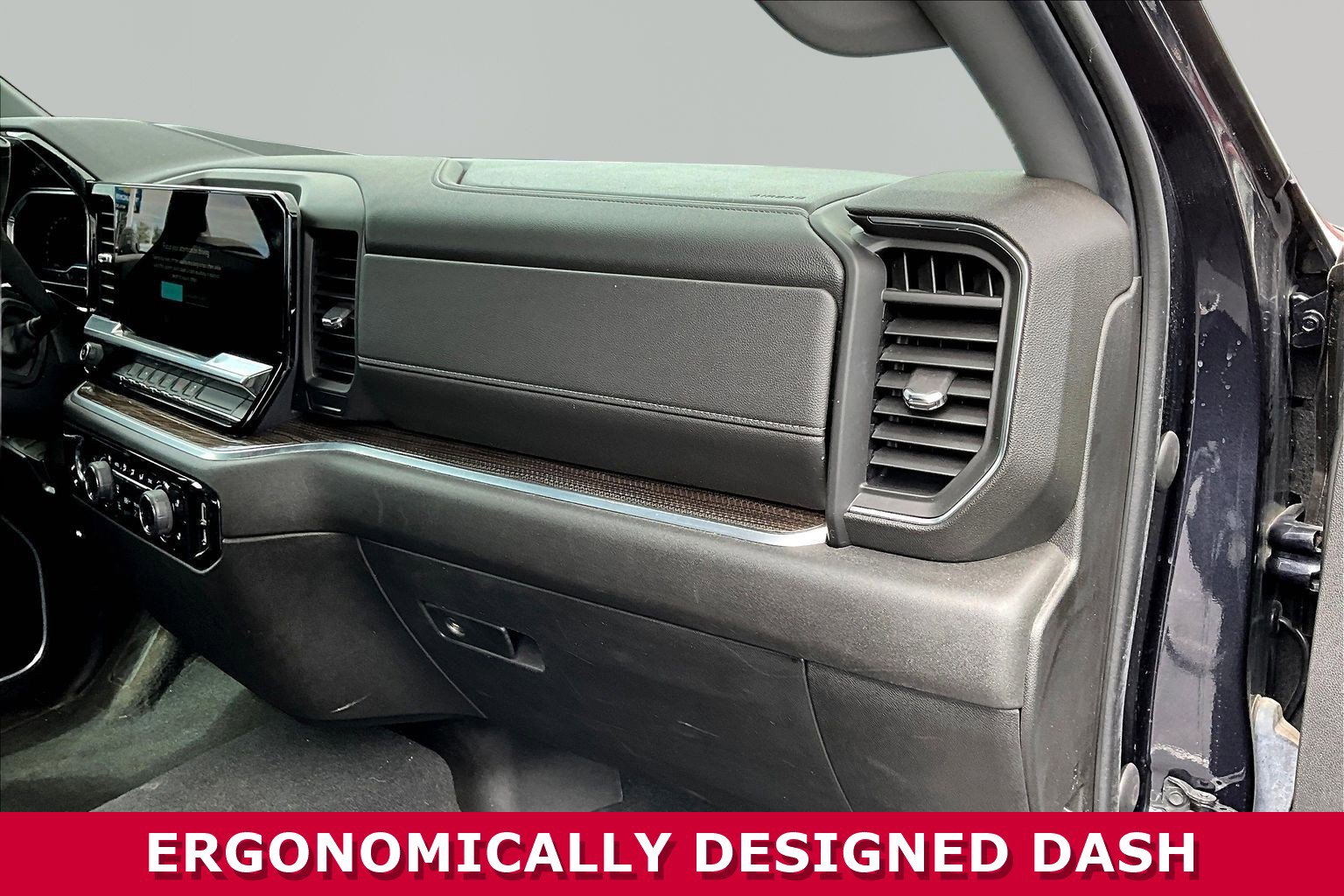 Used 2022 Chevrolet Silverado 1500 LT AWD/4WD image 24