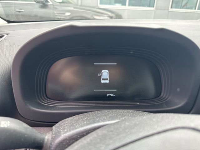 Used 2023 Hyundai Venue Limited w/ Cargo Package image 12