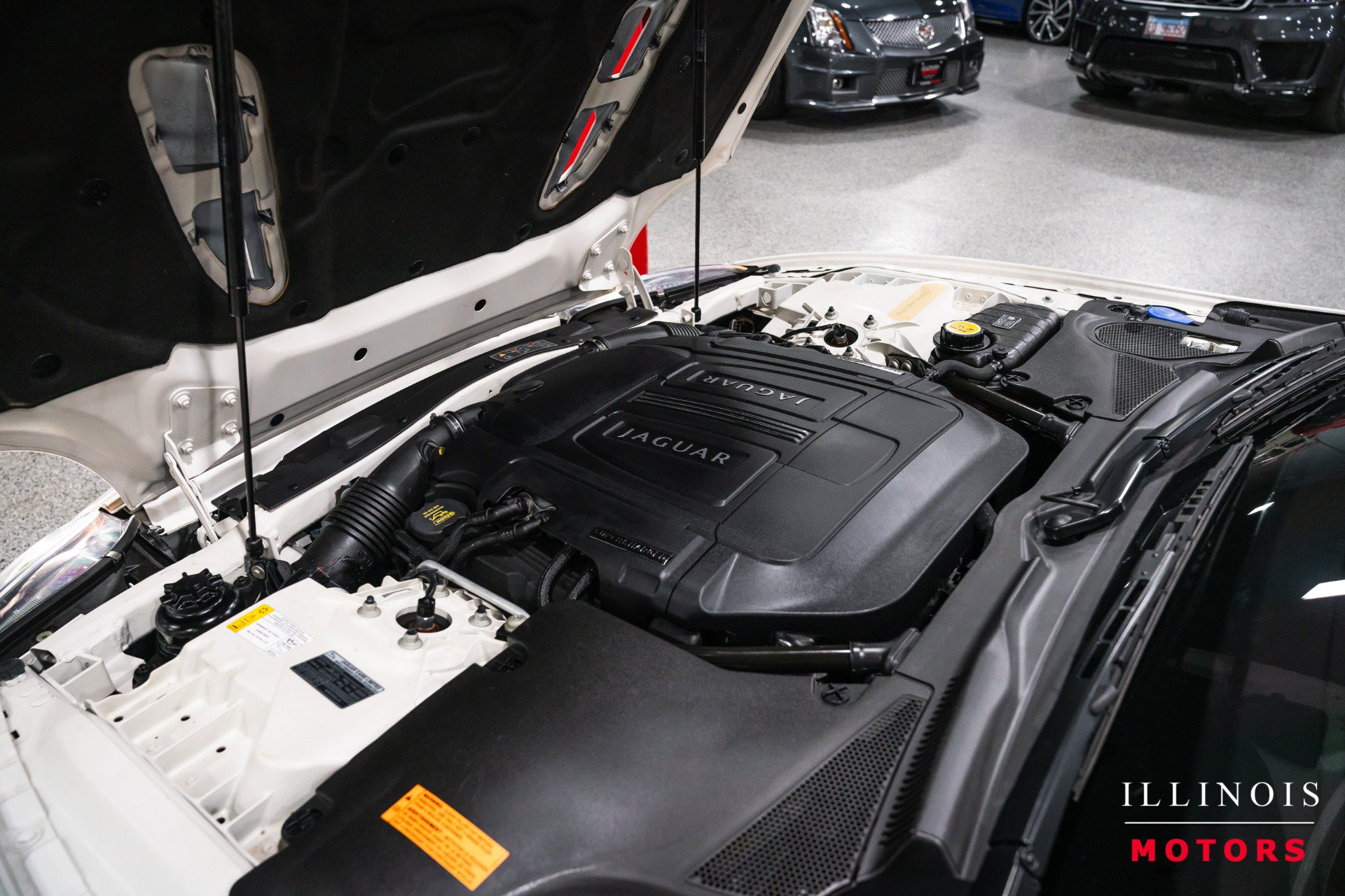 Used 2010 Jaguar XKR R RWD image 33