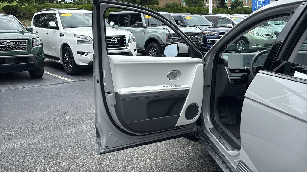 Used 2024 Hyundai Ioniq 5 Limited AWD/4WD image 11