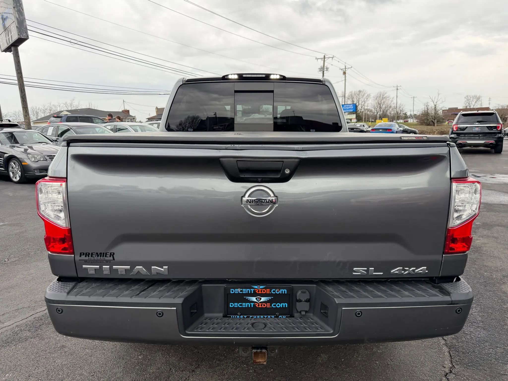 Used 2018 Nissan Titan SL AWD/4WD image 4
