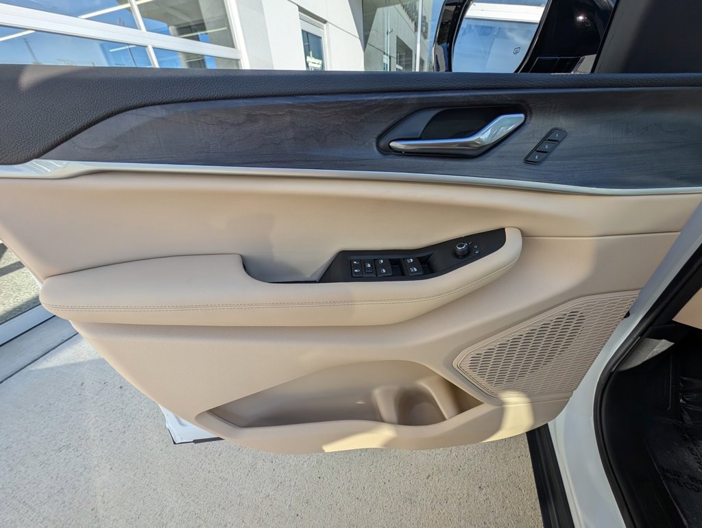 New 2025 Jeep Grand Cherokee Limited image 37