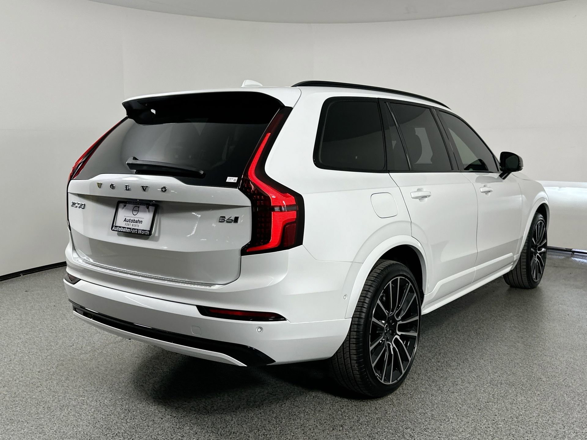 New 2026 Volvo XC90 B6 Ultra image 4